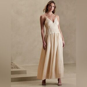 Banana Republic Ivory Jacqui Pleated Maxi Dress Size 4